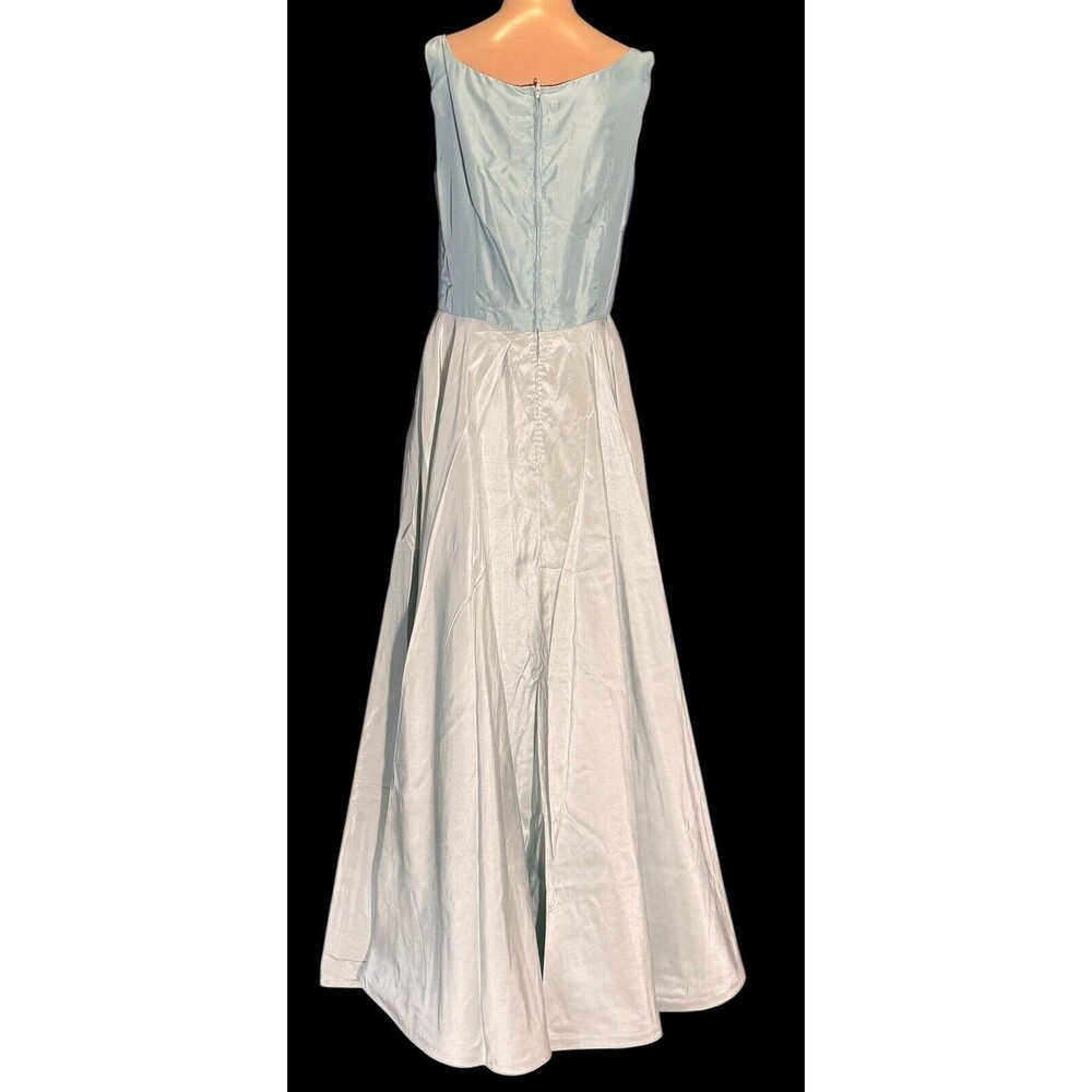 Victoria Royale Ltd. Size 12 Beaded baby Blue Evening Gown 100% silk 2pc - Picture 11 of 16